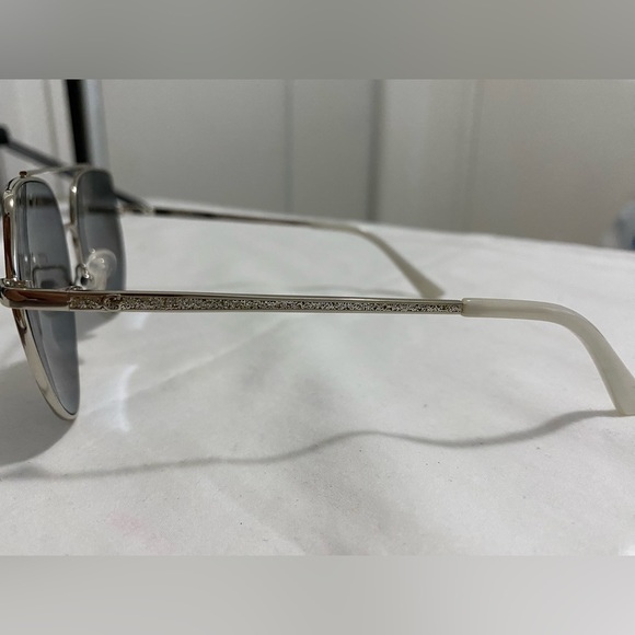 🔥GUESS🔥 NWOT Authentic GF6057 Aviator Sunglasses with Pouch $40 - Picture 3 of 5